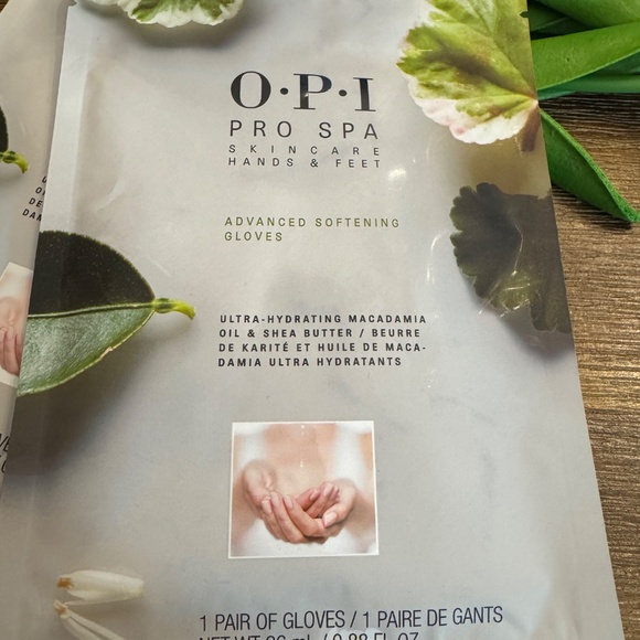 OPI Pro Spa Skincare Set: Protective Hand Serum 225 ml + 2 Adv. Softening gloves - Picture 3 of 16